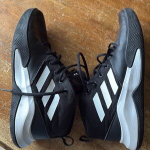 ADIDAS Men’s shoes,size 6 1/2